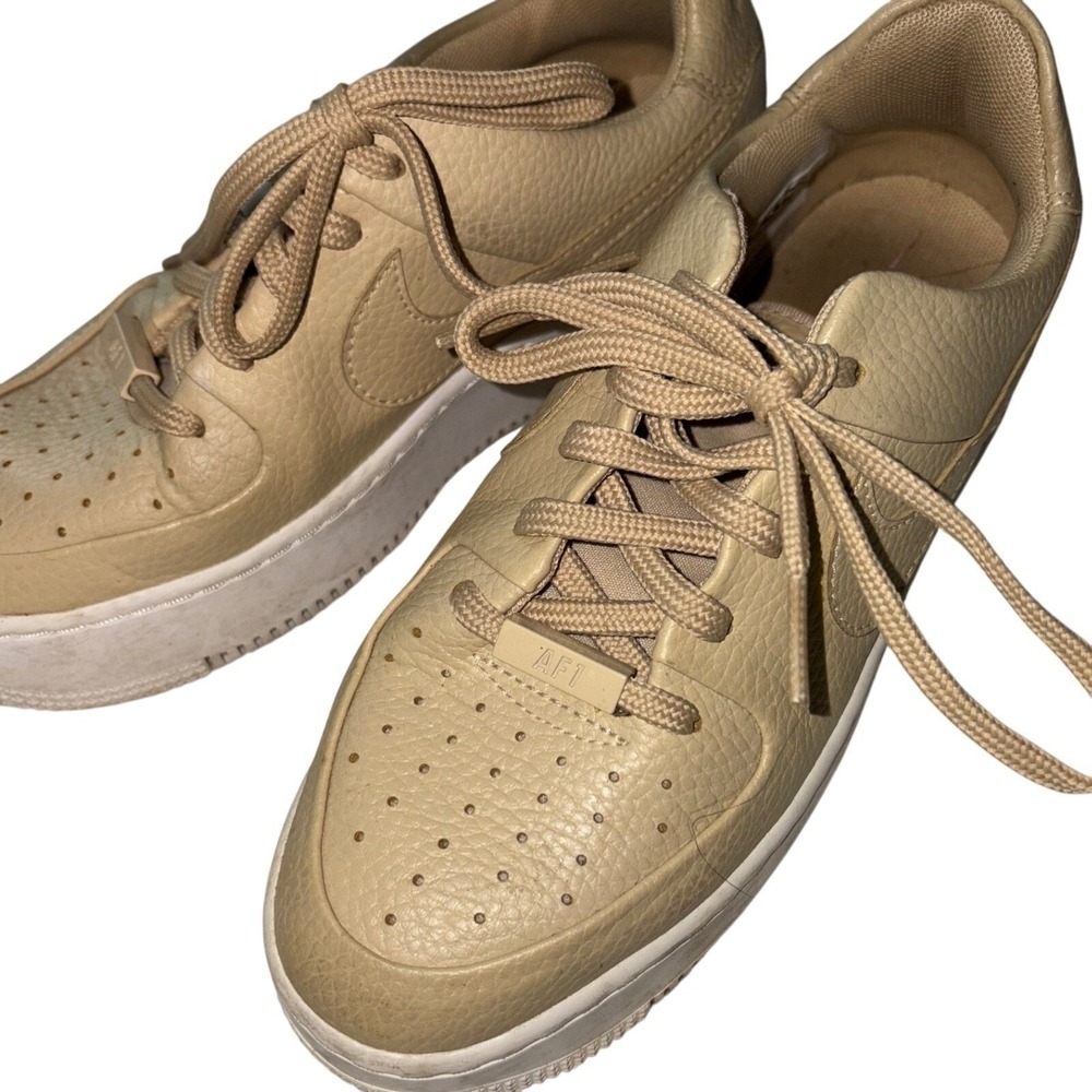 Nike Air Force 1 Sage Low Womens 6.5 Tan Beige Leather Platform Sneakers AF1